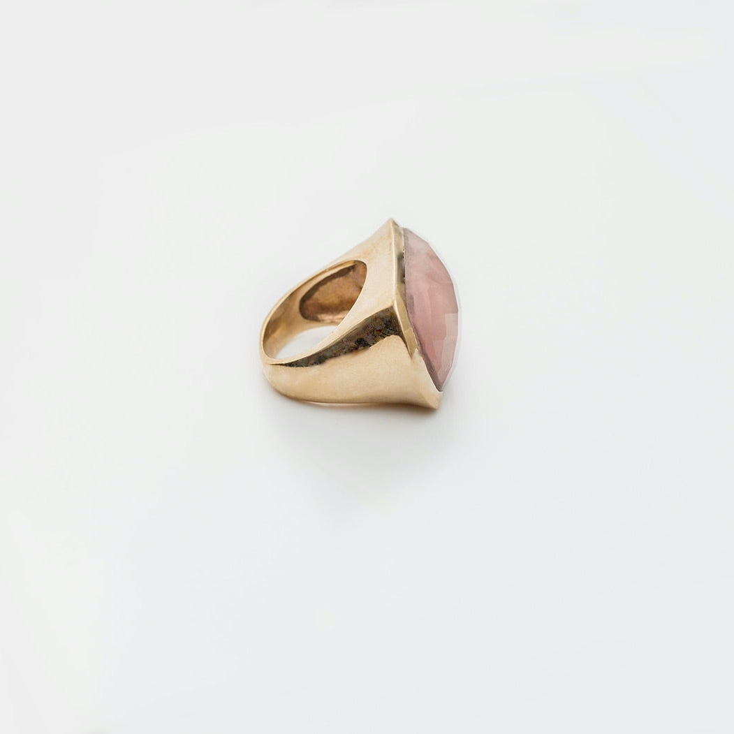 Helena-Brass-Ring-Rose-Quartz_2f6abc82-11f9-4875-b3d7-527f3003012d