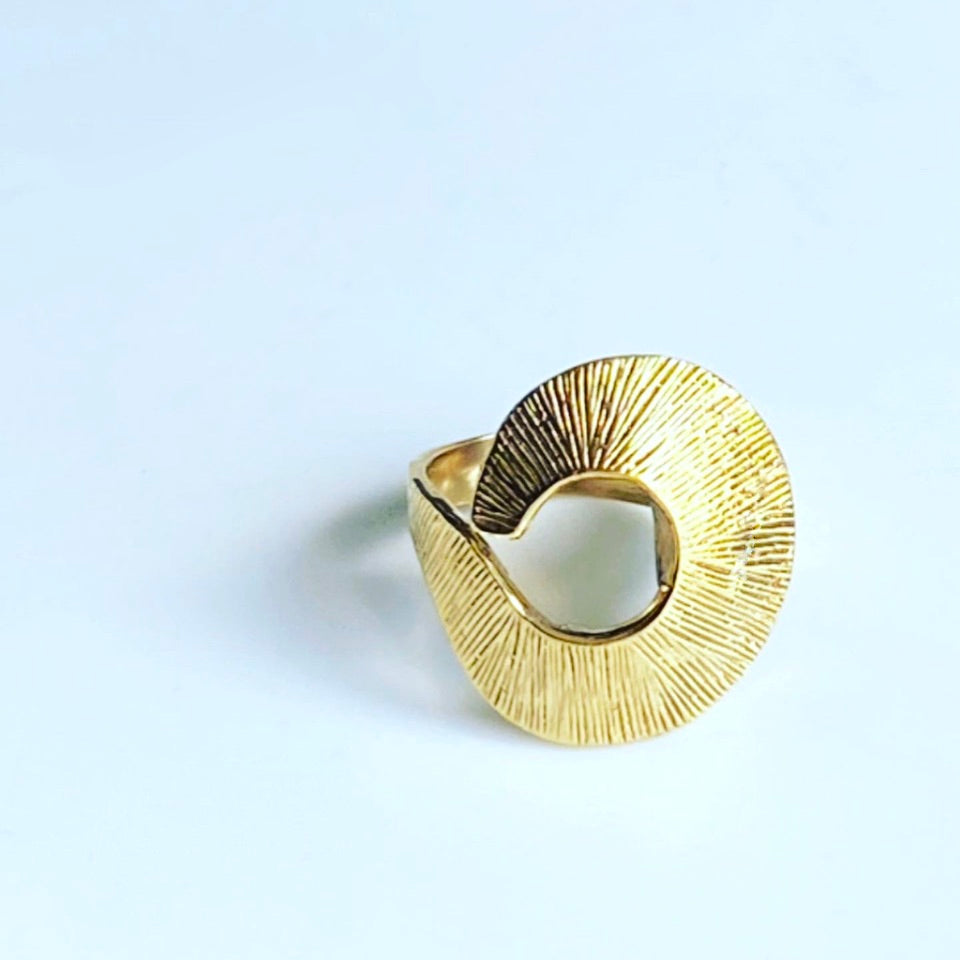 Aphrodite-Brass-Ring