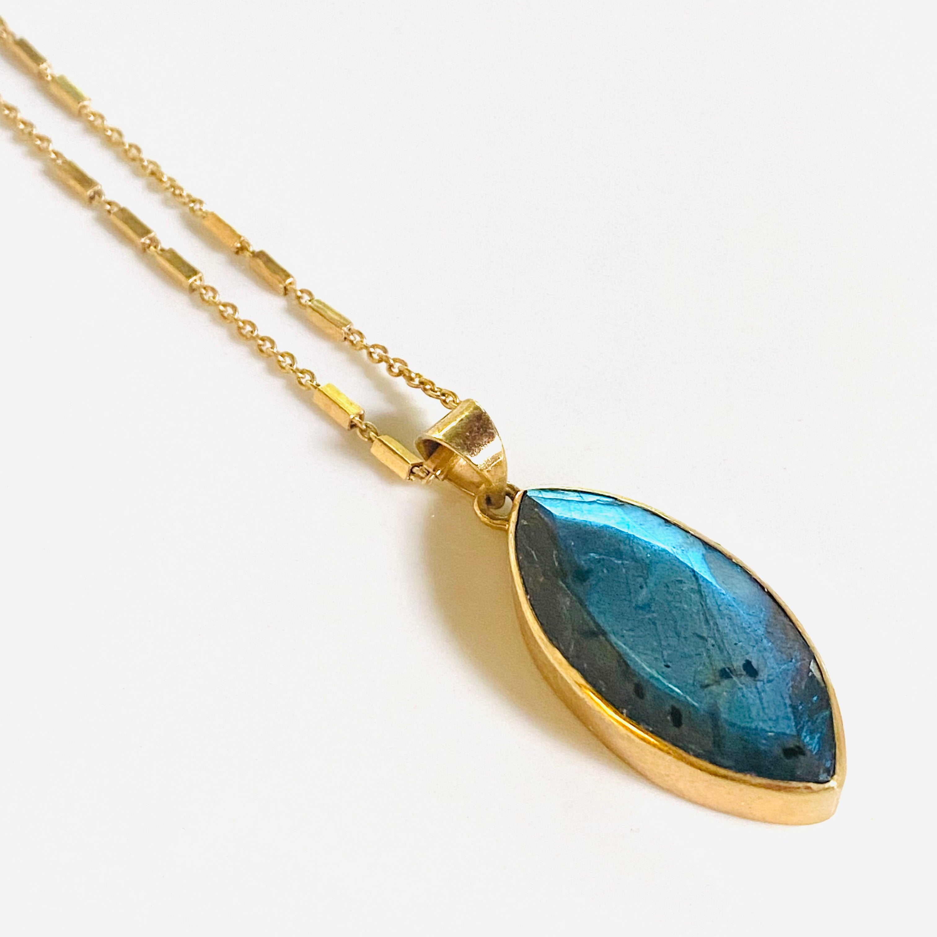 High-Priestess-Pendant-Labradorite